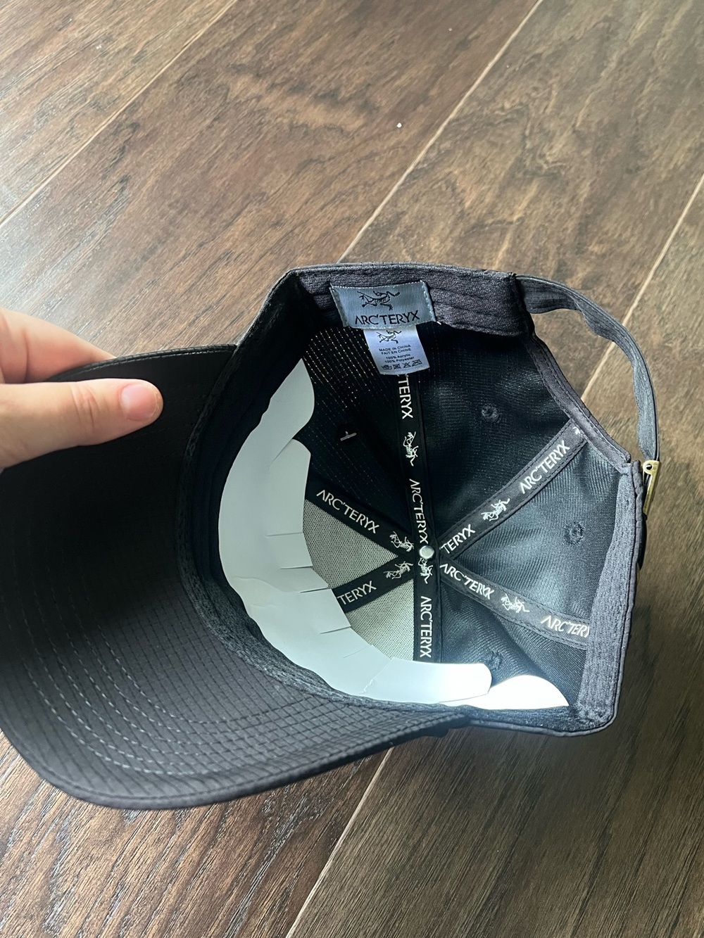 Arc’teryx cap NWT - Picture 3 of 3